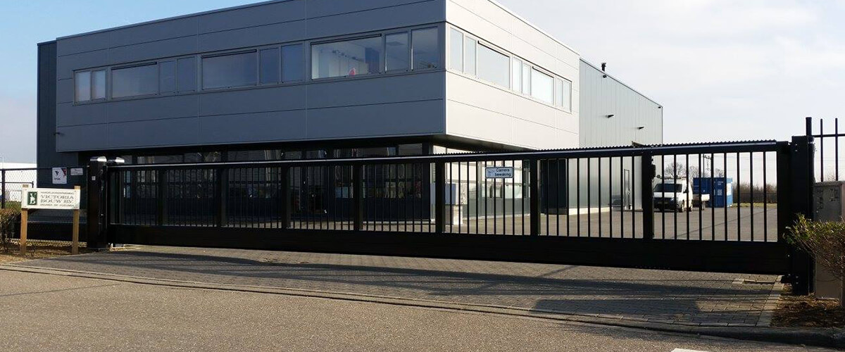 Wenmakers Hekwerken geautomatiseerde schuifpoort